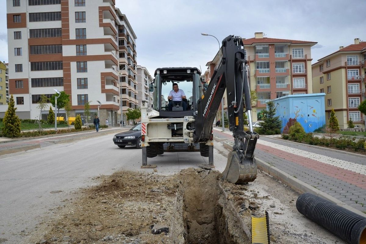 Bozüyük\'te Alt Yapı Çalışmaları Devam Ediyor