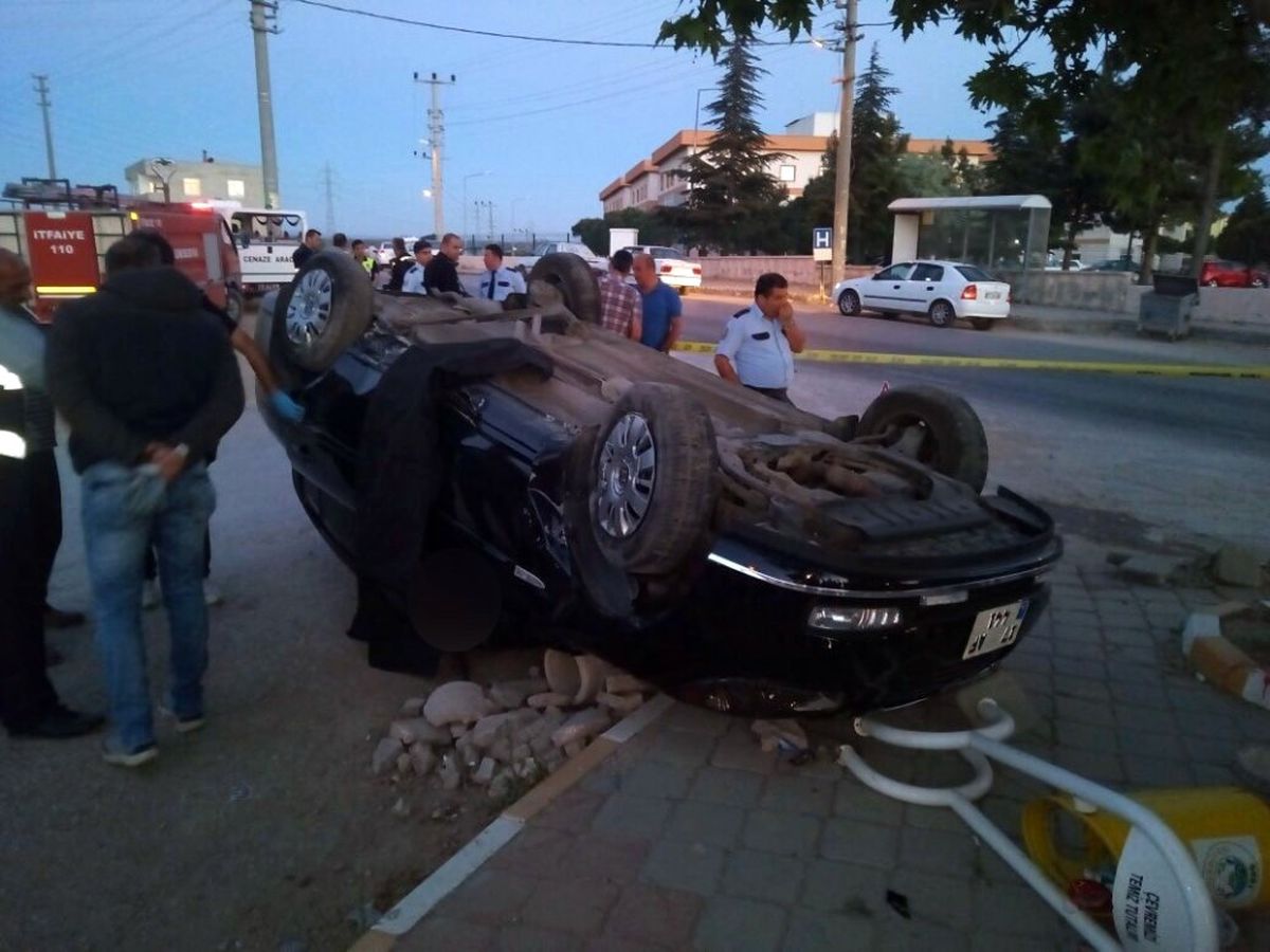 Çanakkale\'de Trafik Kazası: 1 Ölü
