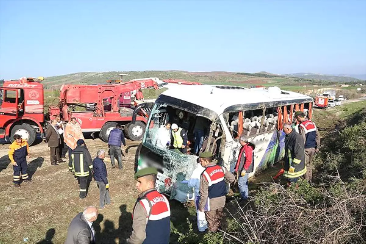 Çorum\'da Otobüs Devrildi: 1 Ölü, 38 Yaralı