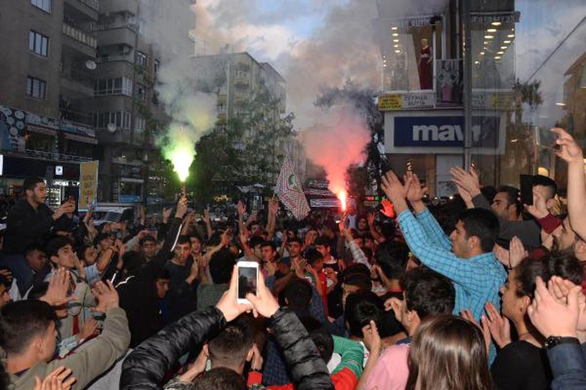 Diyarbakır\'da Çifte Tur Sevinci