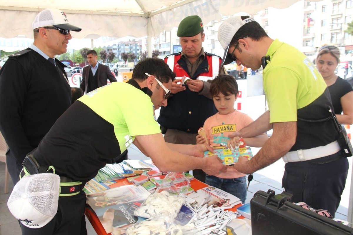 Elazığ\'da Trafik Haftası Etkinliği