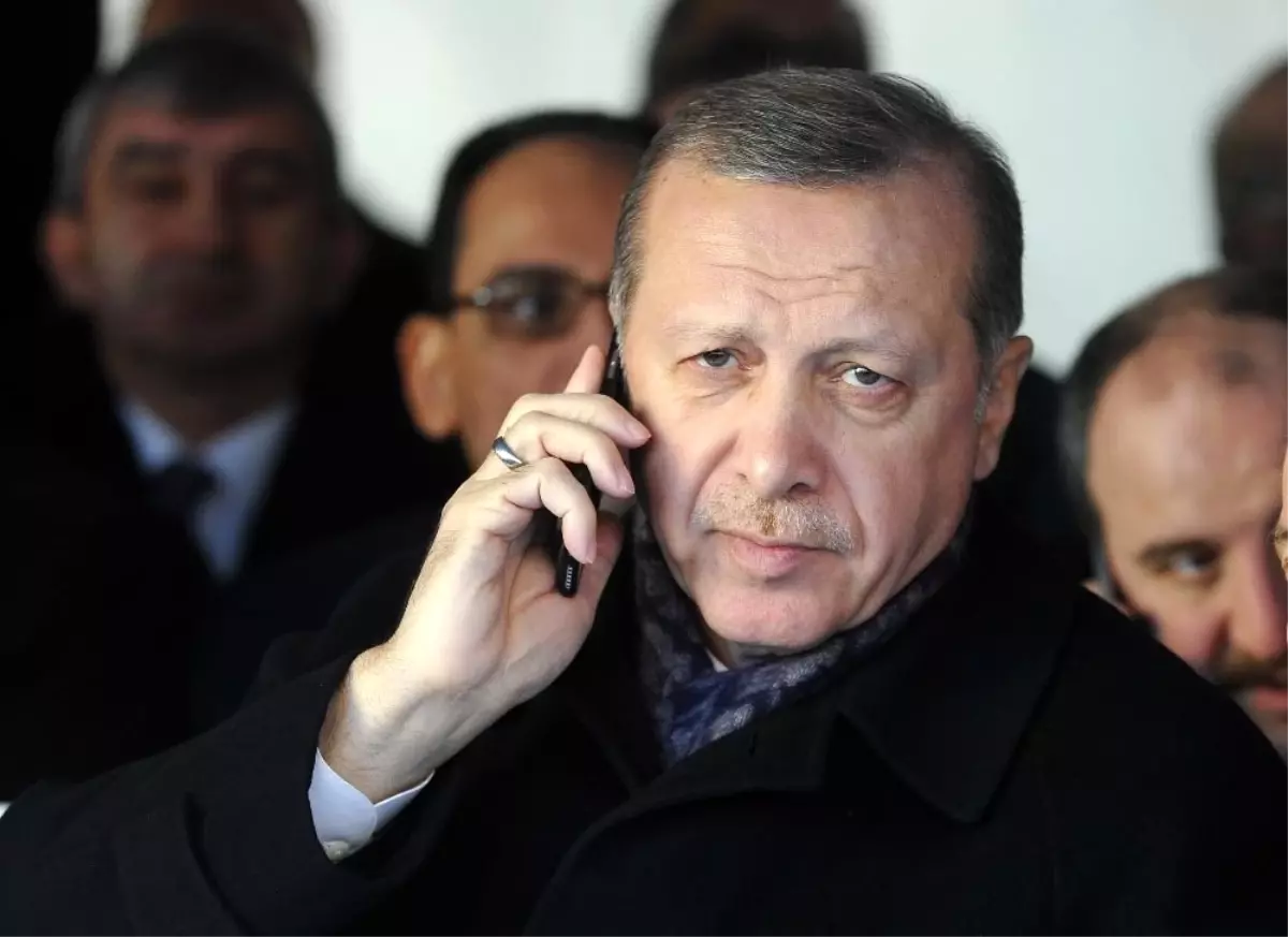 Erdoğan, Gül\'ü Telefonla Aradı