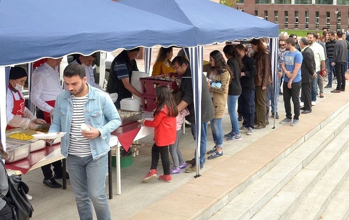 Esogü Mezunları "Mezunlar Pilavı 2017"De Bir Araya Geldi