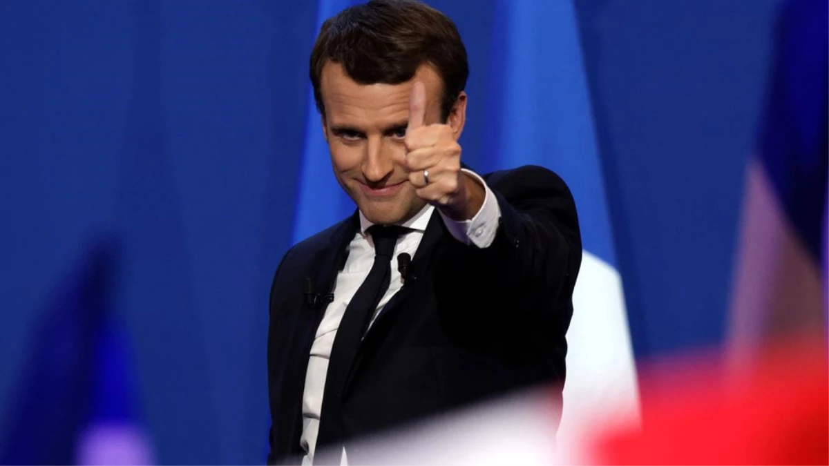 Fransa\'da Cumhurbaşkanlığı Yarışının Sürpriz İsmi: Emmanuel Macron