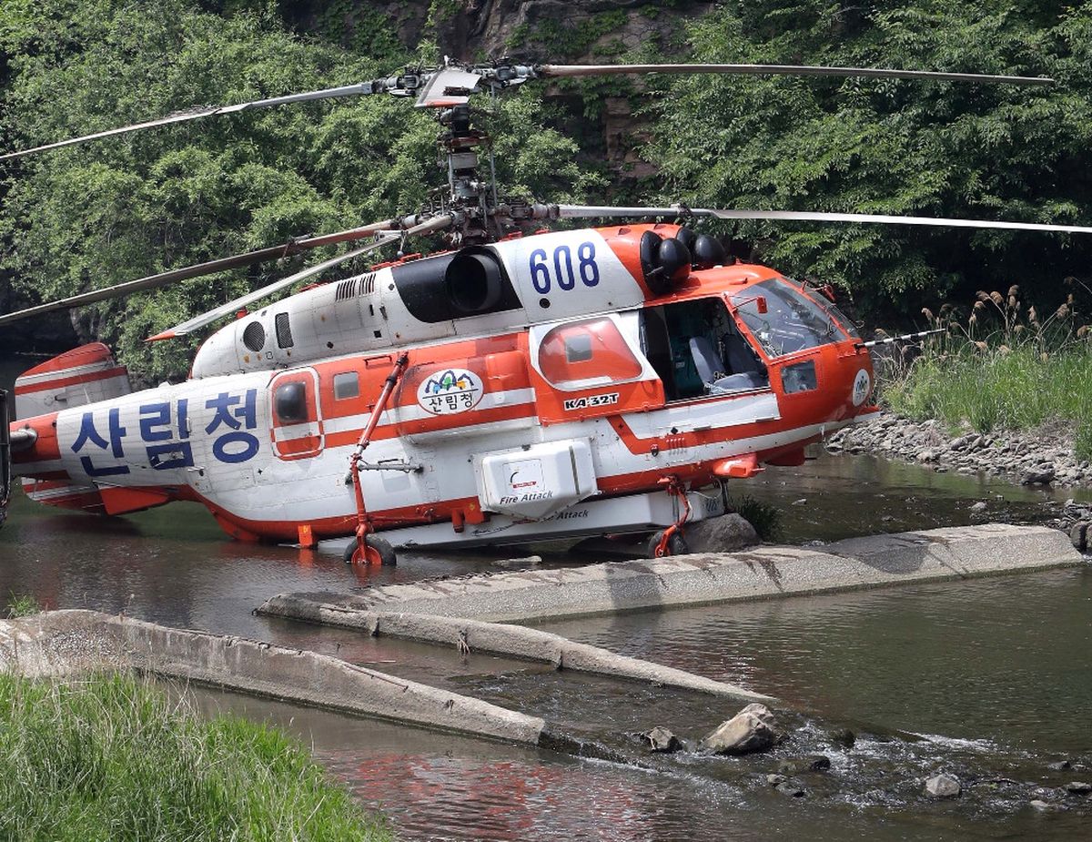 Helikopter Yüksek Gerilim Hattına Çarptı
