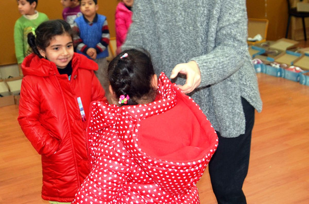 İlkokul Öğrencilerine Giysi Yardımı