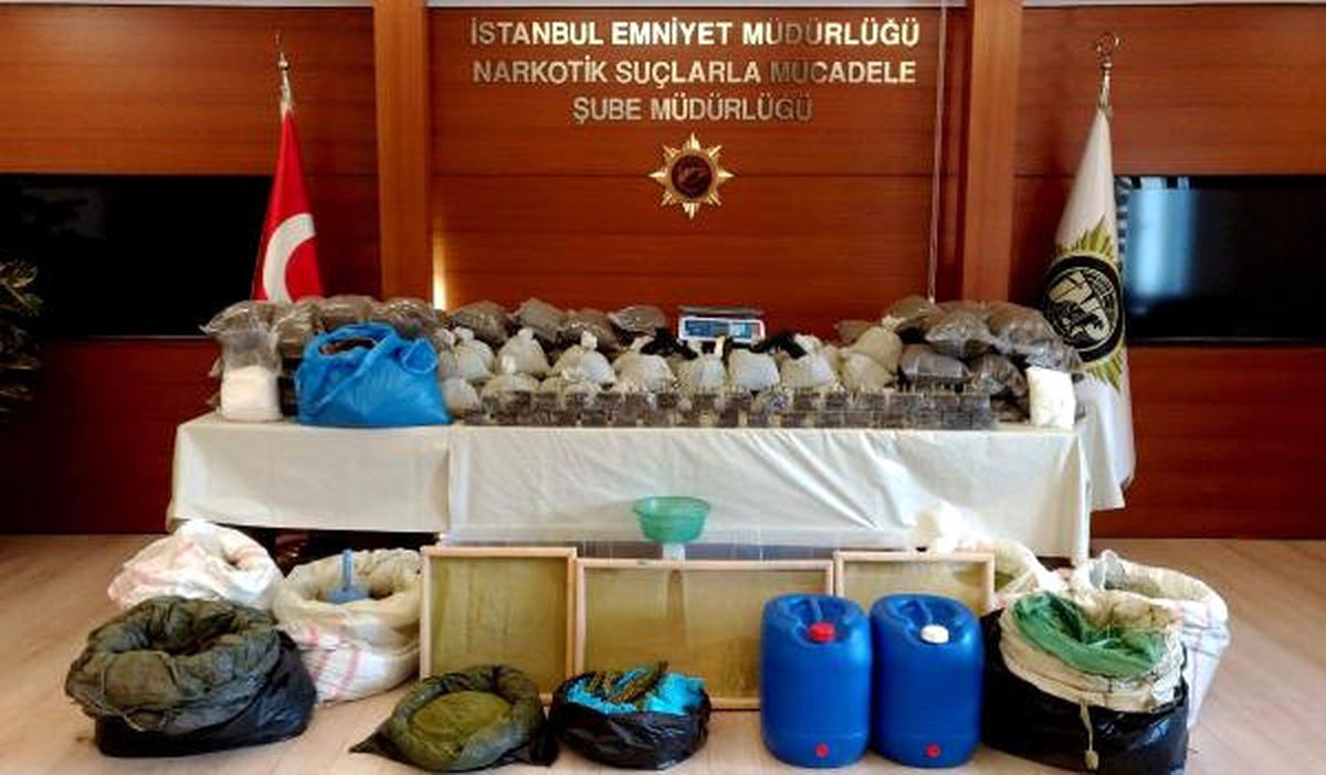 İstanbul\'da 315 Kilo Uyuşturucu Ele Geçirildi