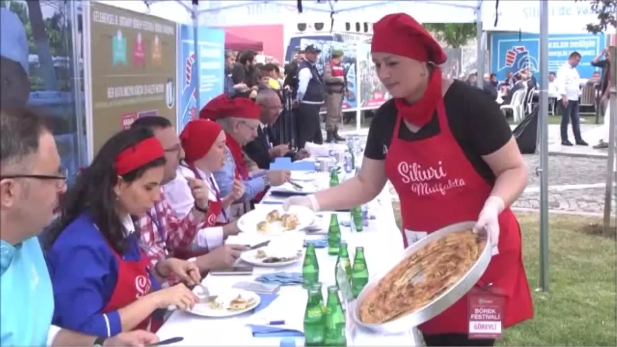 Istanbul\'da Türk-Yunan "Dostluk Böreği" Açıldı