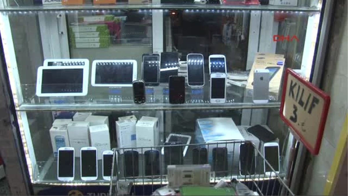 Izmir Telefon Dükkanı Güpegündüz Soyuldu