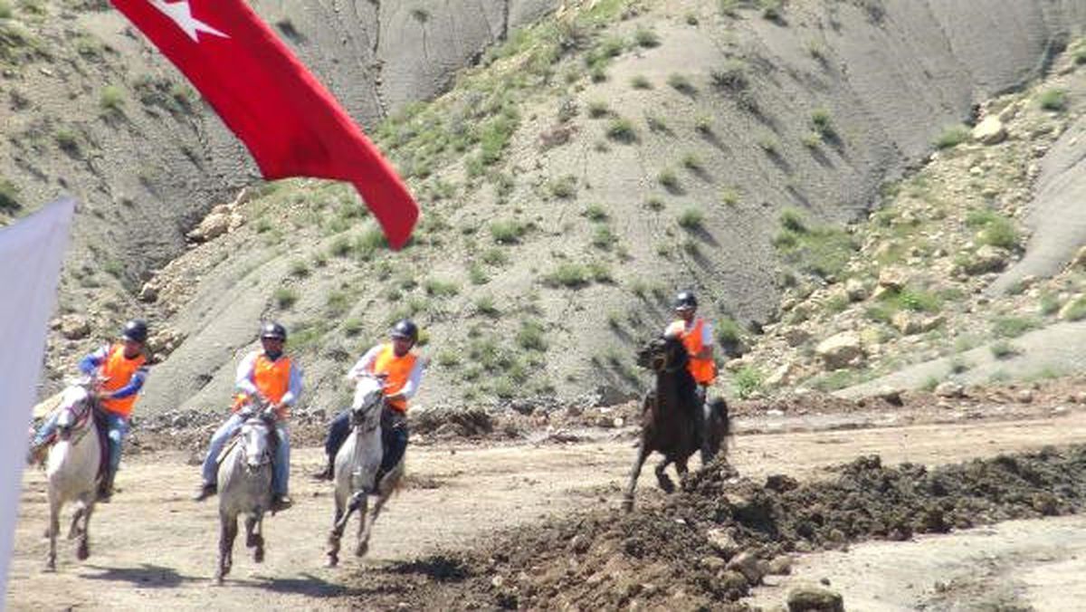 Mardin\'de Rahvan Atları Yarışı