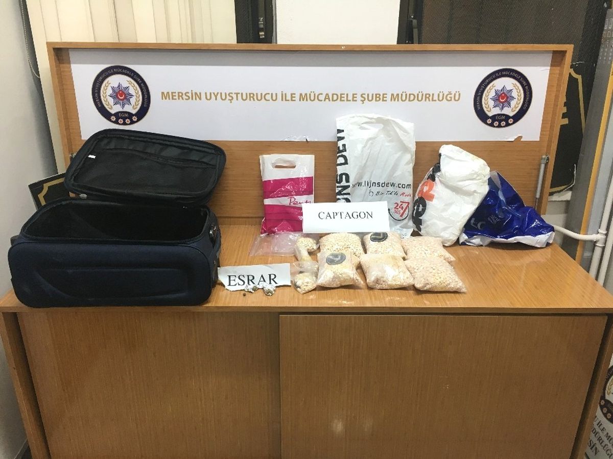 Mersin\'de 2 Bin 500 Adet Uyuşturucu Hap Ele Geçirildi