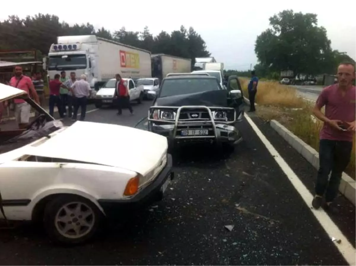 Otomobil ile Kamyonet Çarpıştı: 1 Ölü, 1 Yaralı