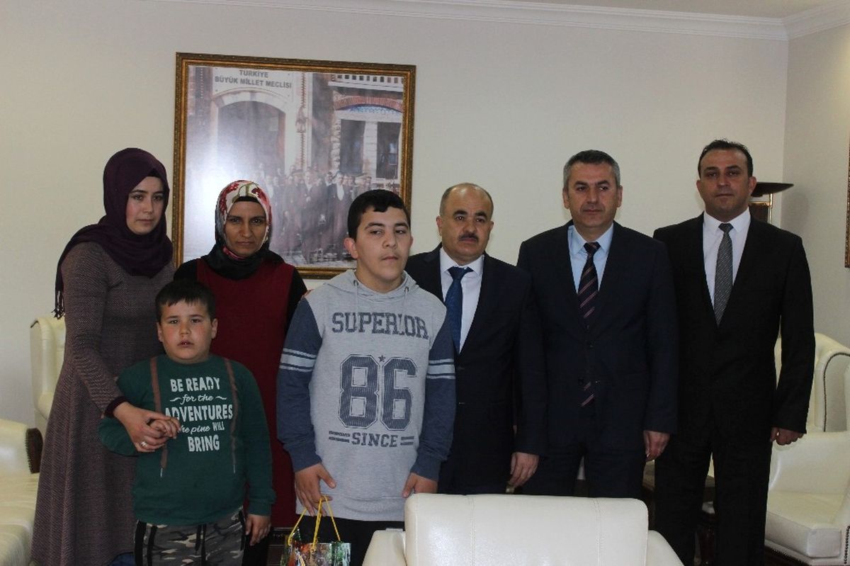 Özel Öğrencilerden Vali Dağlı\'ya Davet