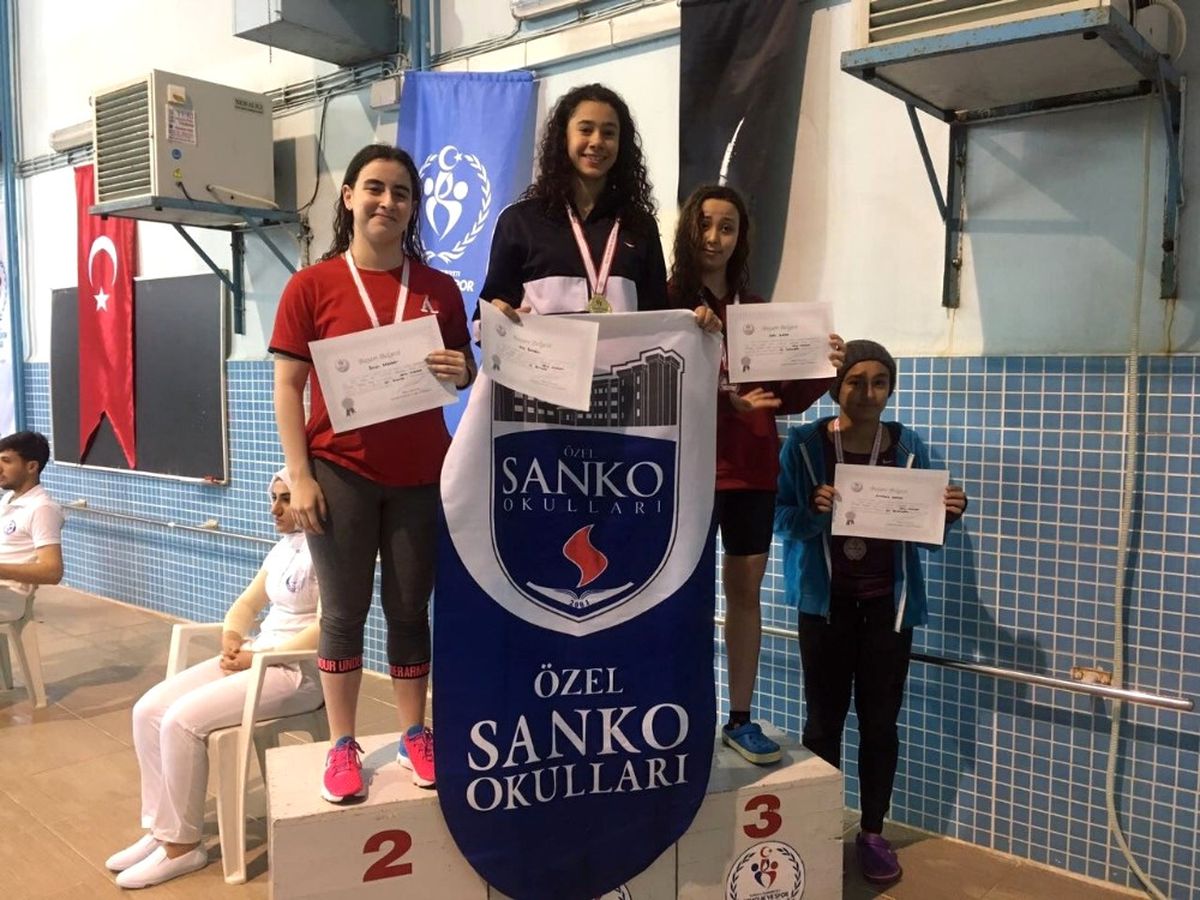 Sanko Öğrencisi Dila Bingül Türkiye Derecesi İçin Kulaç Attı