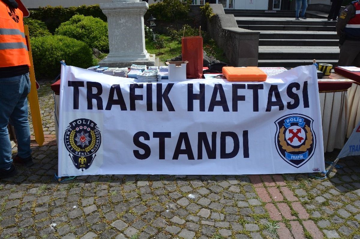 Sinop\'ta Karayolu Güvenliği ve Trafik Haftası
