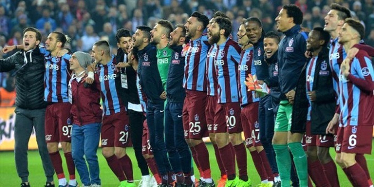 Trabzonspor\'da 4 Futbolcu ile Yollar Ayrılacak!