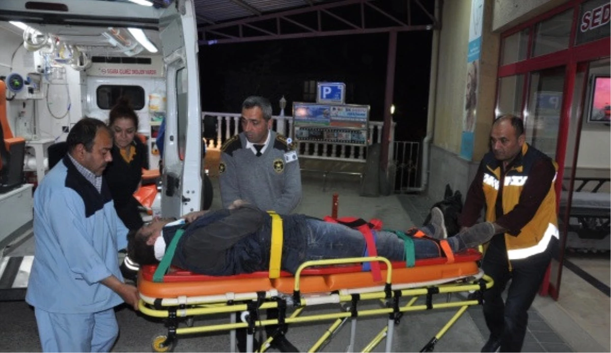 Yozgat\'ta Yolcu Otobüsü Şarampole Düştü: 10 Yaralı