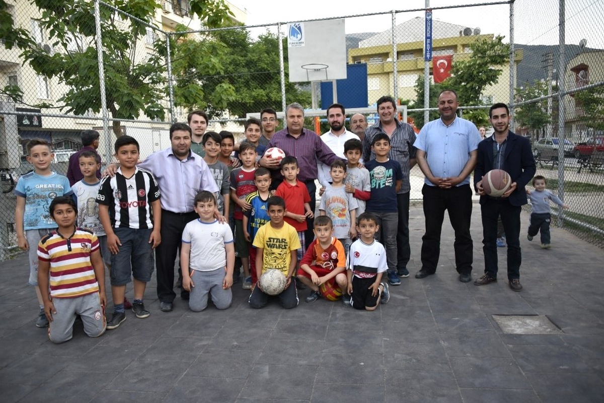 Yunusemre Belediyesinden Lavanta Park\'a Spor Alanı