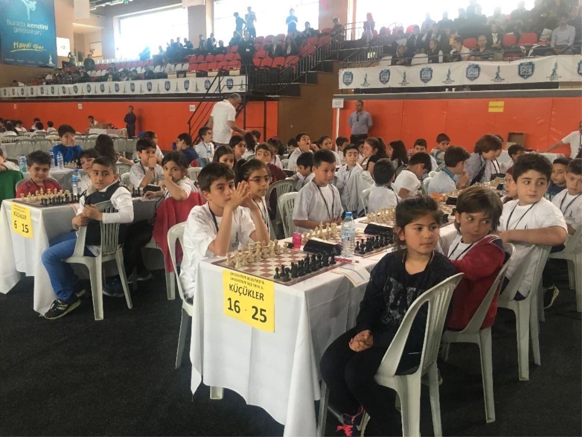 9\'uncu Geleneksel Sancaktepe Gelişimin Merkezi Satranç Turnuvası Başladı