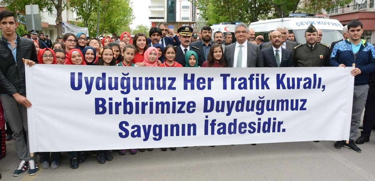 Aksaray\'da Trafik Haftası Yürüyüşü Gerçekleştirildi