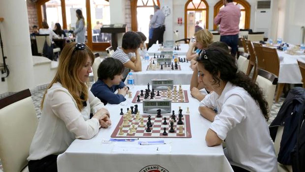 Annelere Özel Satranç Turnuvası