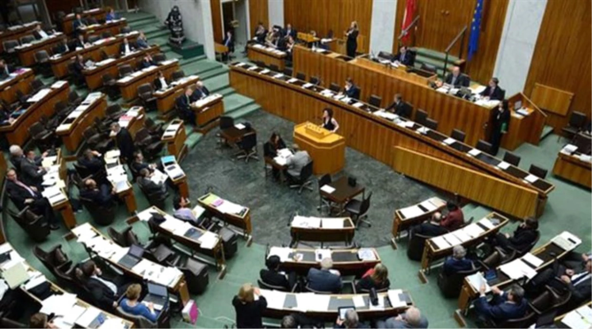 Avusturya Meclisinden Tartışmalı Burka Yasağına Onay