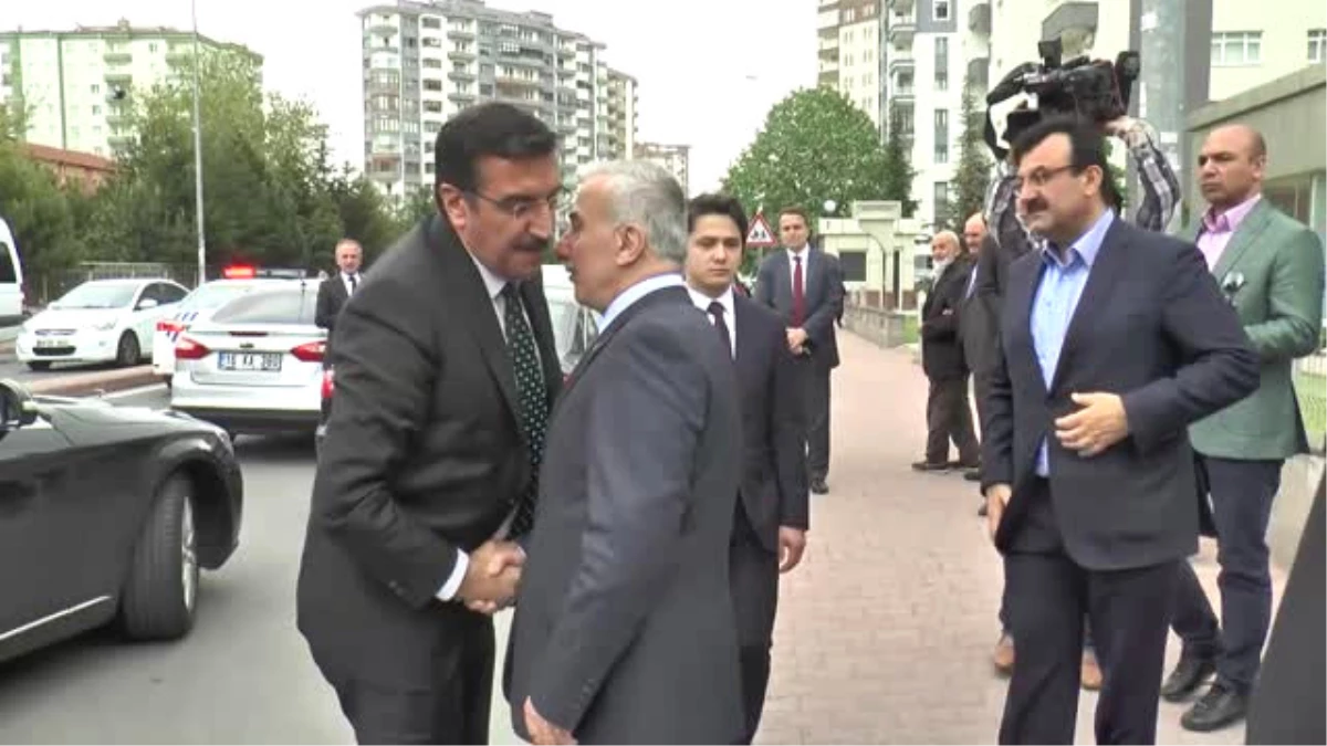 Bakan Tüfenkci\'den 11. Cumhurbaşkanı Gül\'e Taziye Ziyareti