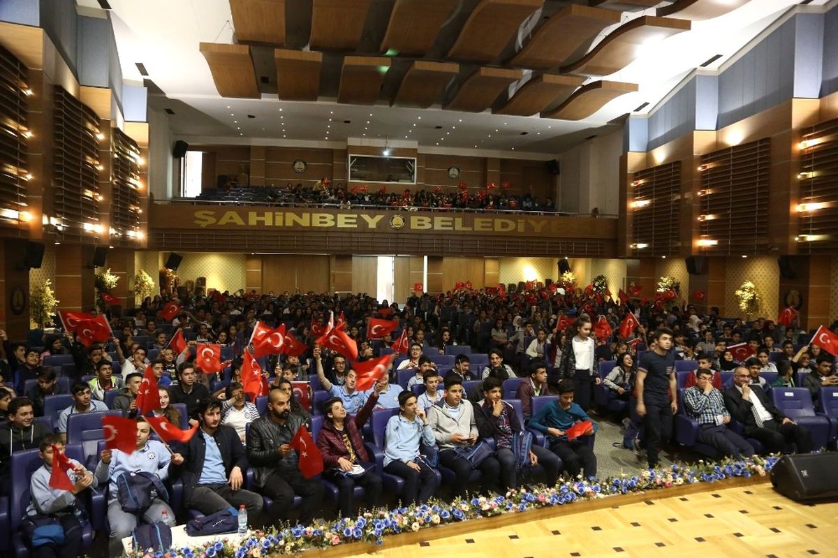 Belediye Başkanı Tahmazoğlu, "Ecdadımıza Layık Olmamız Gerekiyor"
