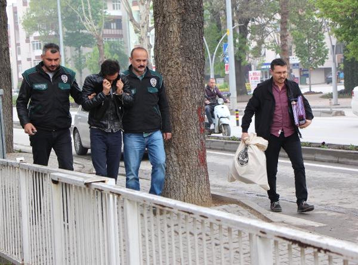 Bolu\'da Uyuşturucudan Gözaltına Alınan Şüphelisi Adliyede
