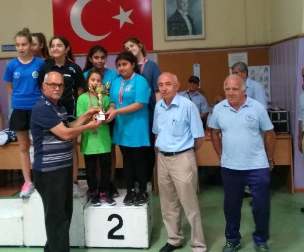 Bostanlıspor Masa Tenisi\'nde İzmir İkincisi oldu