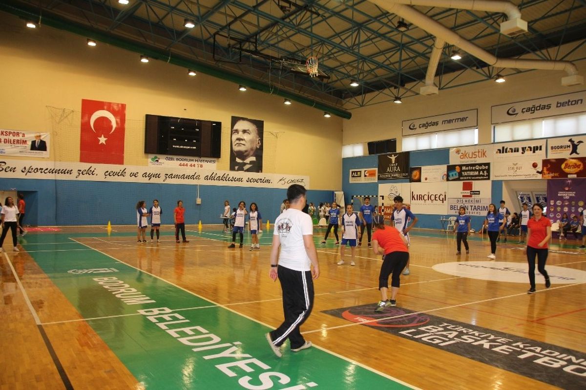 Çocuklar 80\'li Yılların Oyunları ile Buluştu