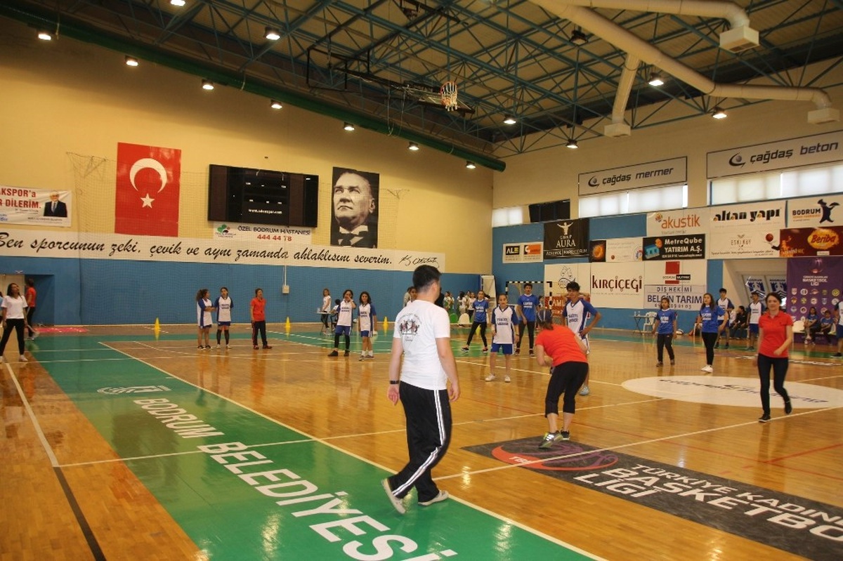 Çocuklar Geleneksel Oyunlarla Eğlendi