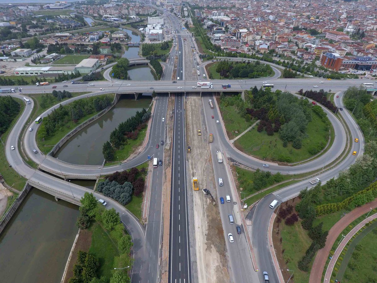 D-100 İstanbul-Ankara yönü trafiğe açıldı