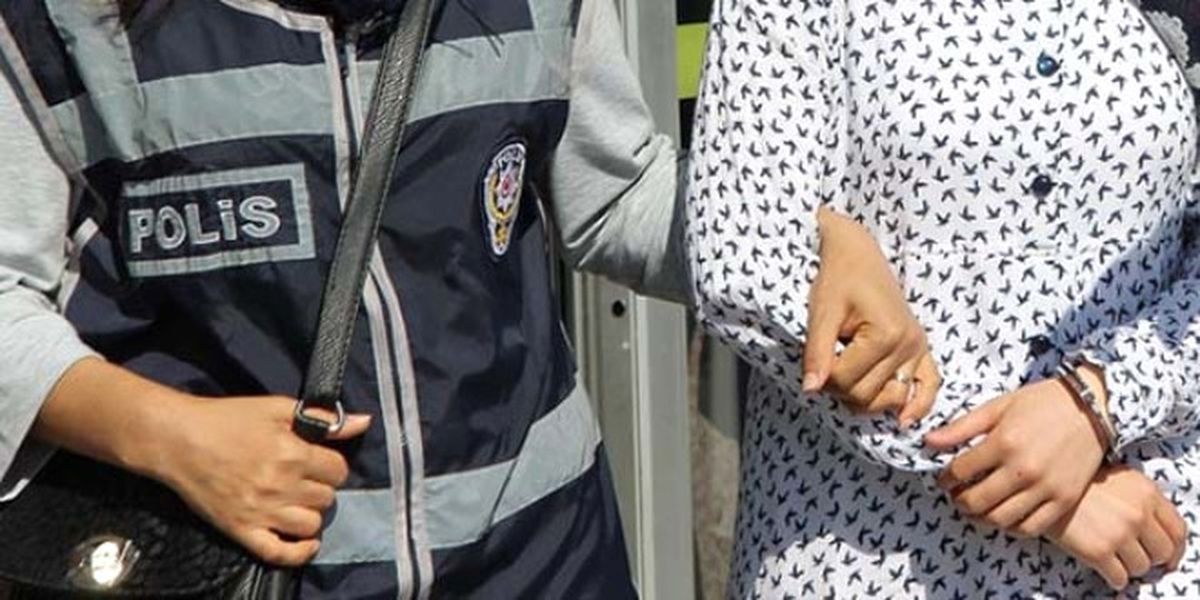 Erkek Arkadaşını Bıçakla Yaraladı