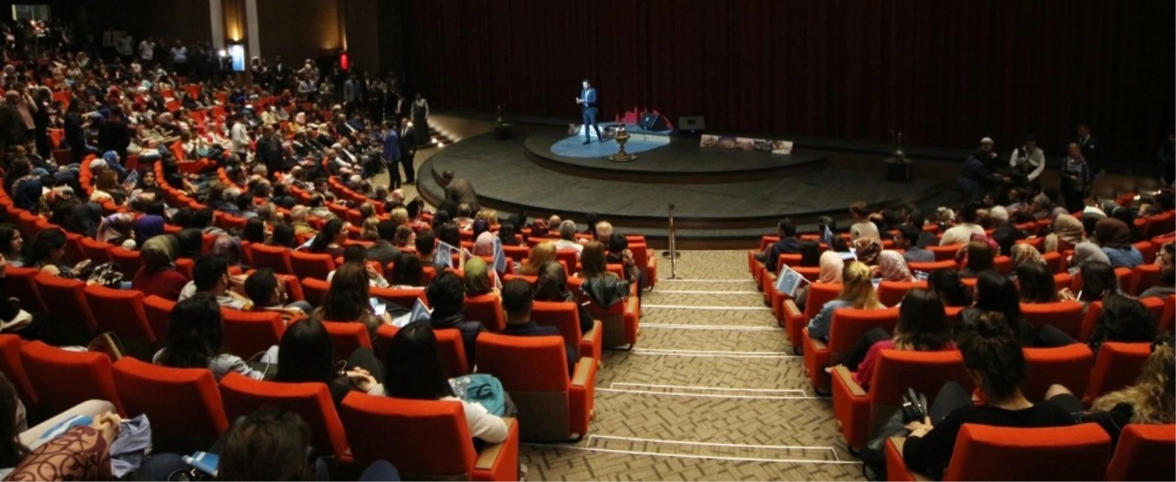 Gaün\'de Coşkulu Türkmen Gecesi Konseri