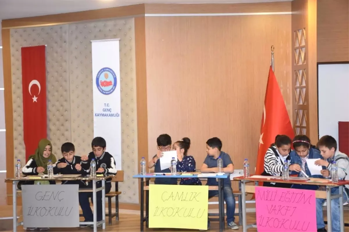 Genç\'te İlkokul Öğrencileri Bilgide Yarıştı