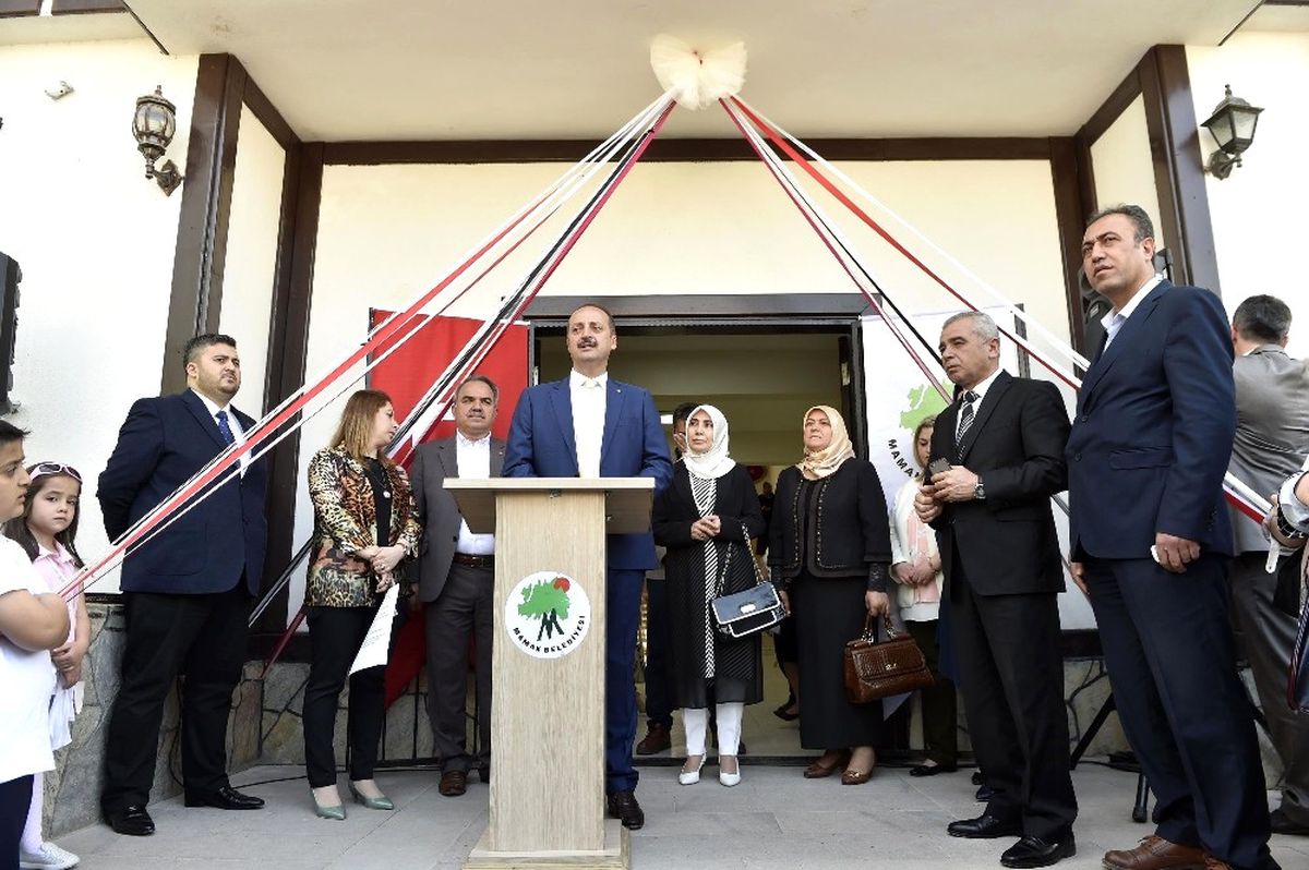 İğne Tutamıyorlardı, Tasarımcı Oldular