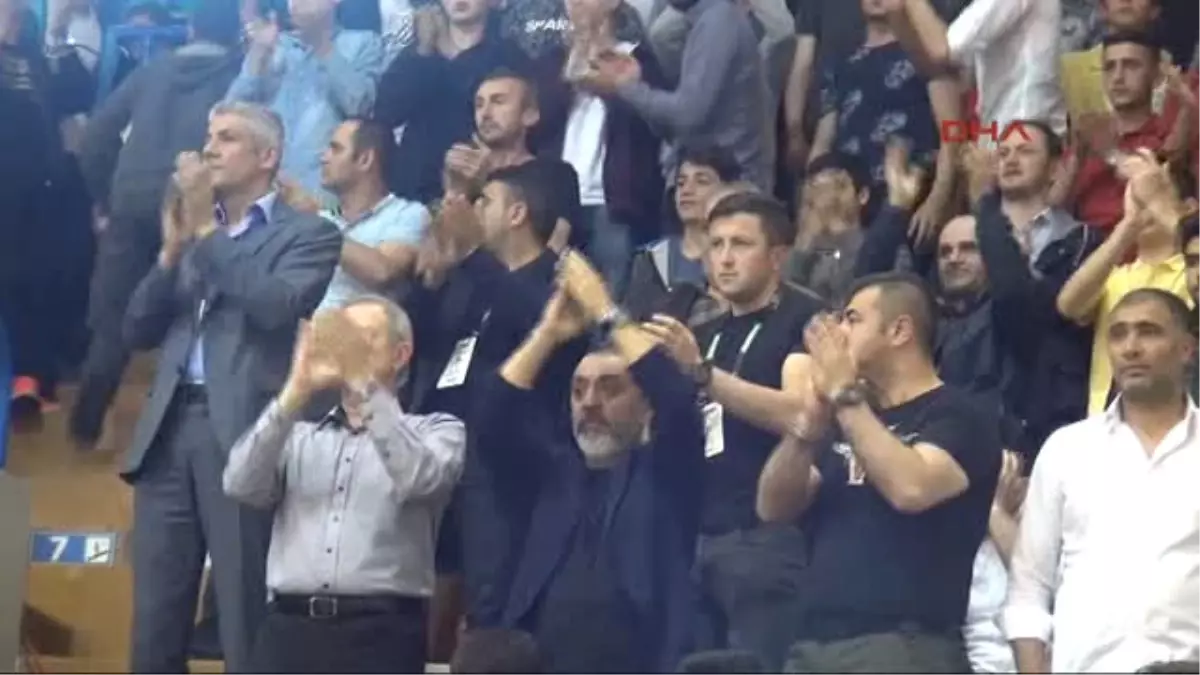 Işık Eyigüngör Için Sıkı Güvenlik