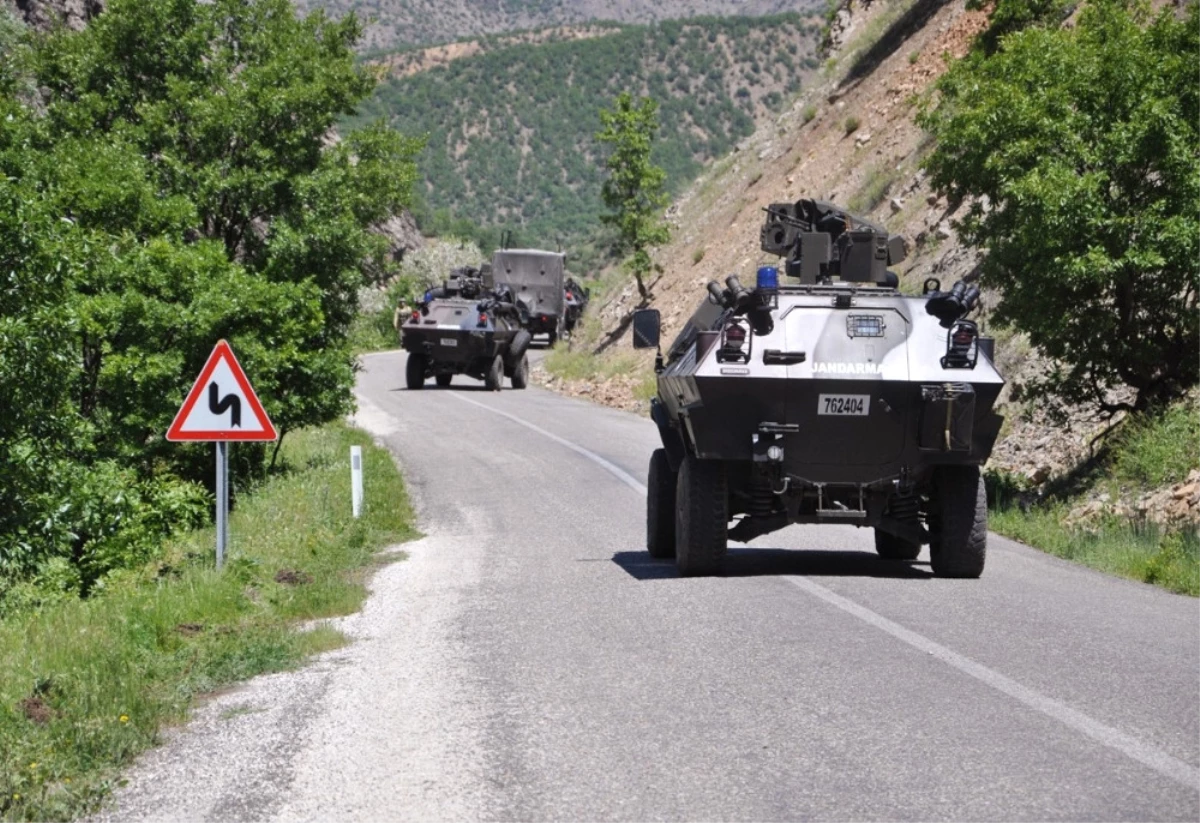 Kars\'ta Askeri Araç Devrildi: 6 Yaralı