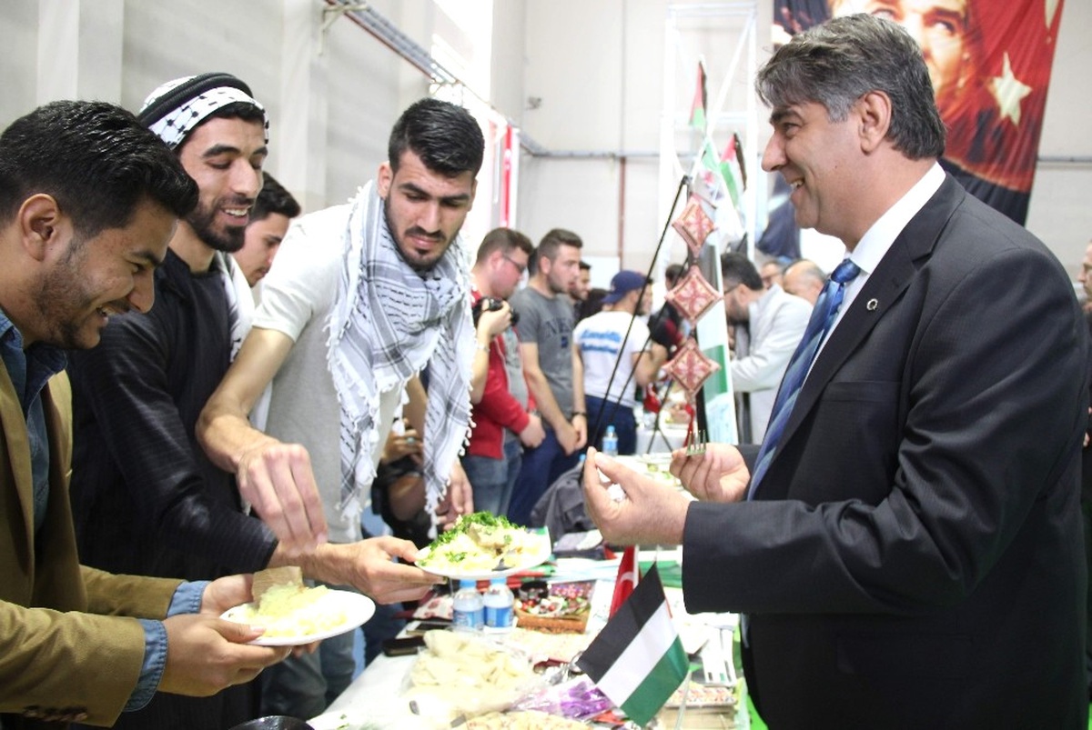 Kbü\'de 46 Farklı Ülkenin Öğrencileri Kendi Kültürlerini Tanıttı