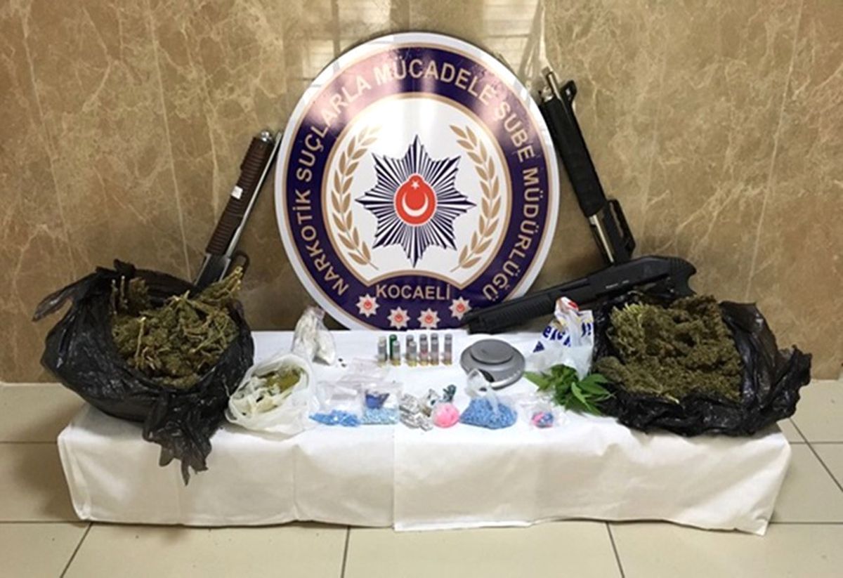 Kocaeli\'de Uyuşturucu Operasyonu: 51 Gözaltı