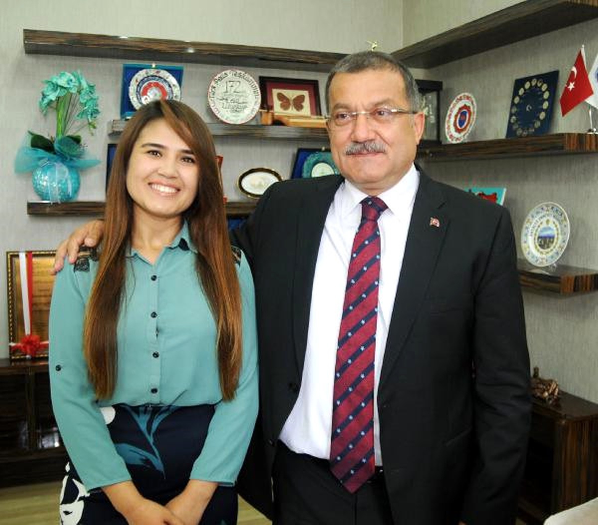 Polisin Sınava Yetiştirdiği Öğrenciden Teşekkür Ziyareti