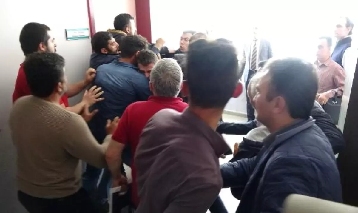 Rize\'de Hes Bilgilendirme Toplantısında Gerginlik