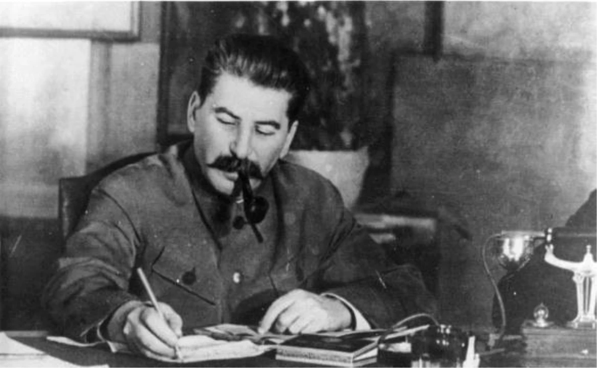 Rusların Yarısı, Stalin\'in İzlediği Politikayı Olumlu Karşılıyor