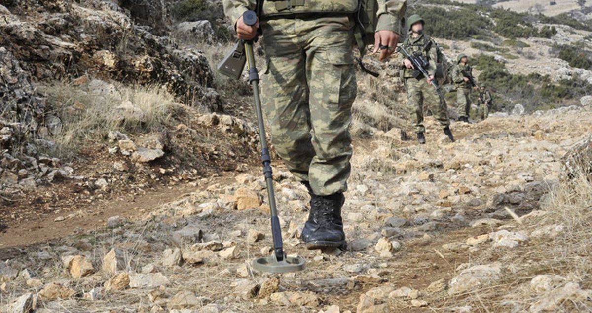 Şemdinli\'de Patlama: 1\'i Ağır, 3 Asker Yaralı