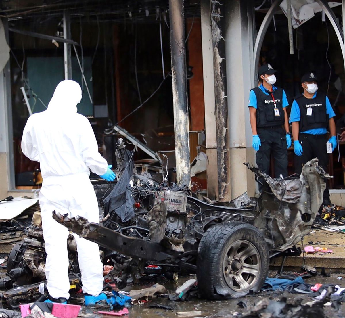 Tayland\'da Süpermarkete Bombalı Araç Saldırısı