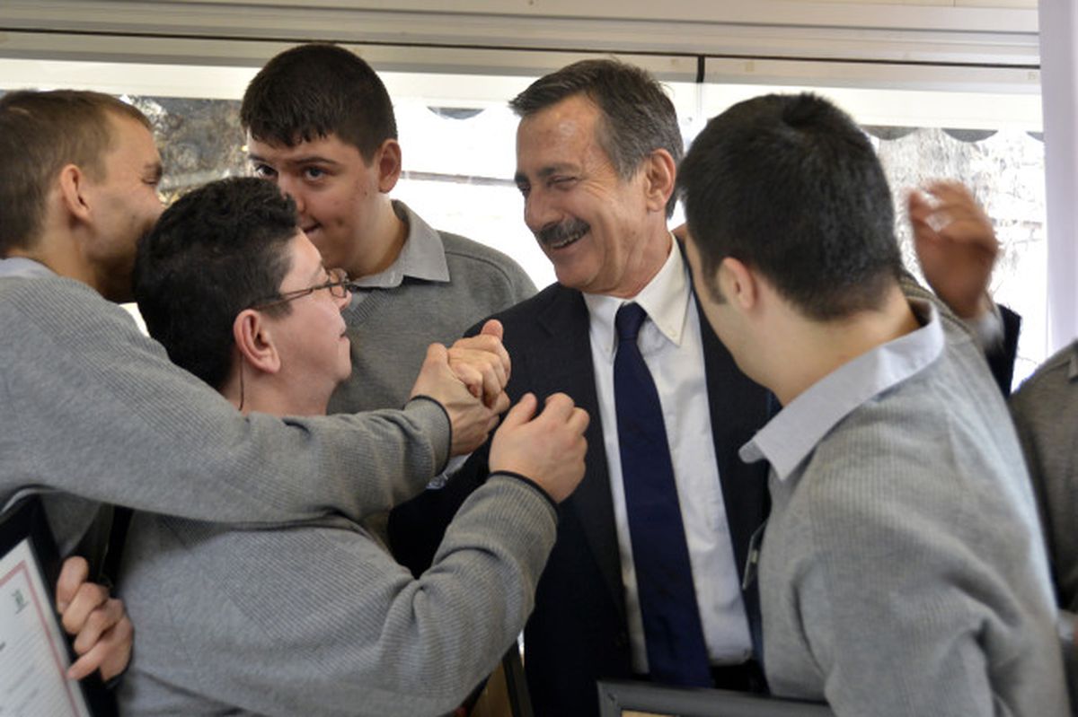 Tepebaşı Belediye Başkanı Dt. Ahmet Ataç\'ın Engelliler Haftası Mesajı