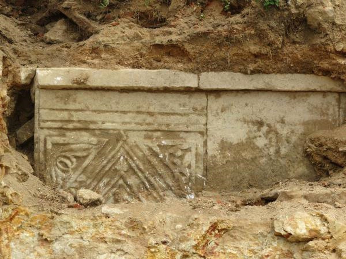 Tuzla\'da Yol Çalışmasında Tarihi Eser (1)