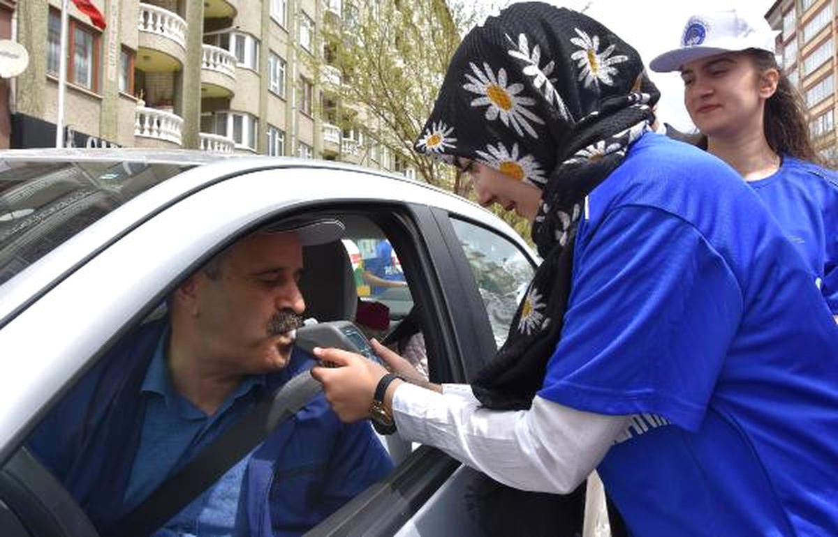 Üniversite Öğrencilerinden Trafik Uygulaması