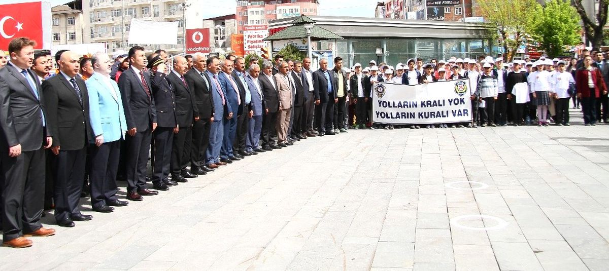 Van\'da \'Karayolu Güvenliği ve Trafik Haftası\' Kutlaması